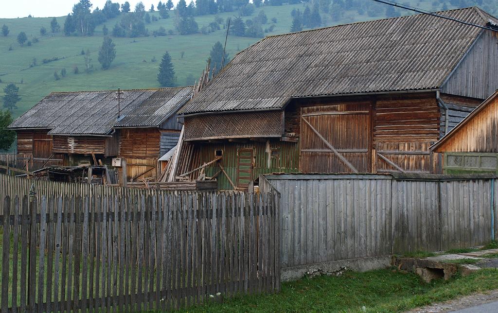 Erdély_2008_105.jpg - egy Gyimesközéplaki csűr.