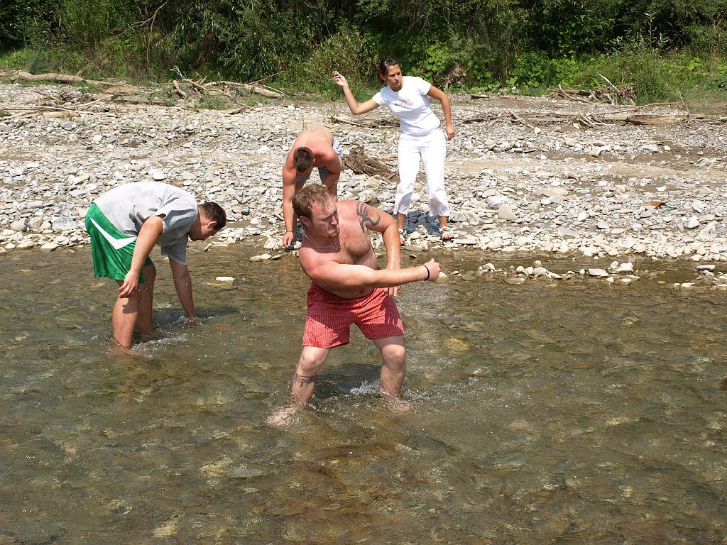 Erdély_2008_154.jpg - egy kis dobálózás.