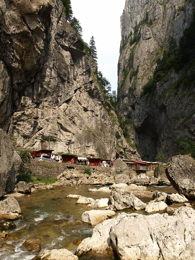 Erdély_2008_196.jpg - a szoros a patakmederből.