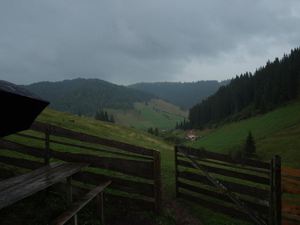 Erdély_2008_211.jpg - itt már zuhogott.