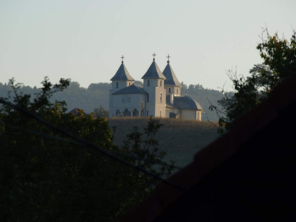 Erdély_2008_62.jpg - a templom nappal.