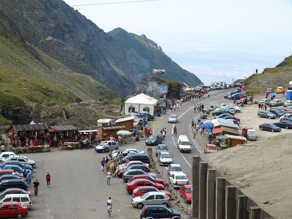 Erdély_2008_88.jpg - elég nagy a forgalom.