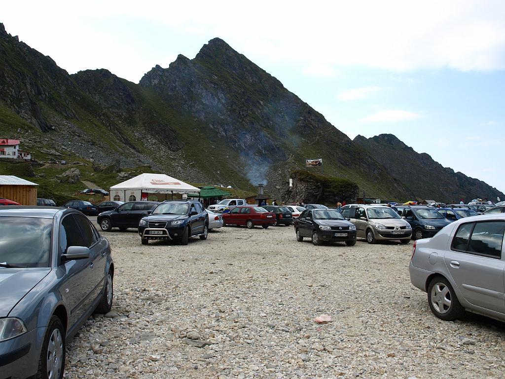 Erdély_2008_94.jpg - az egyik parkoló.