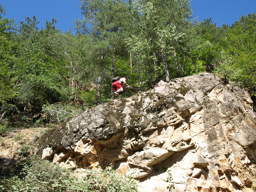 p7240787.jpg - Erik próbál rövidíteni.