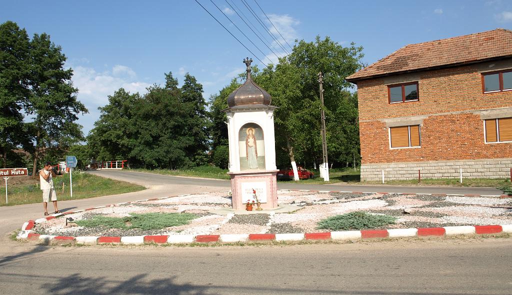 p7250930.jpg - útelágazás Fenesen.