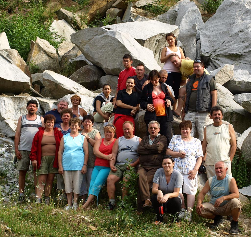 p7251147.jpg - hazafelé megálltunk egy elhagyott kőbányánál.