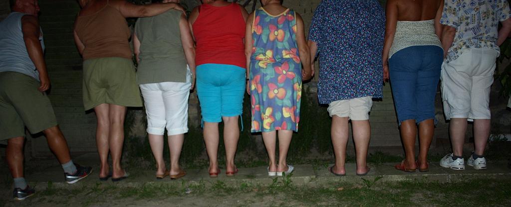 p7251202.jpg - itt meg a lábukat mutogatják /lehet, hogy lábszépségversenyt akartak rendezni?/