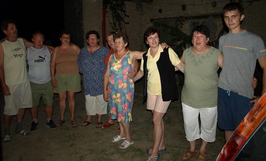 p7251218.jpg - a tánc után egy kis levezető éneklés.