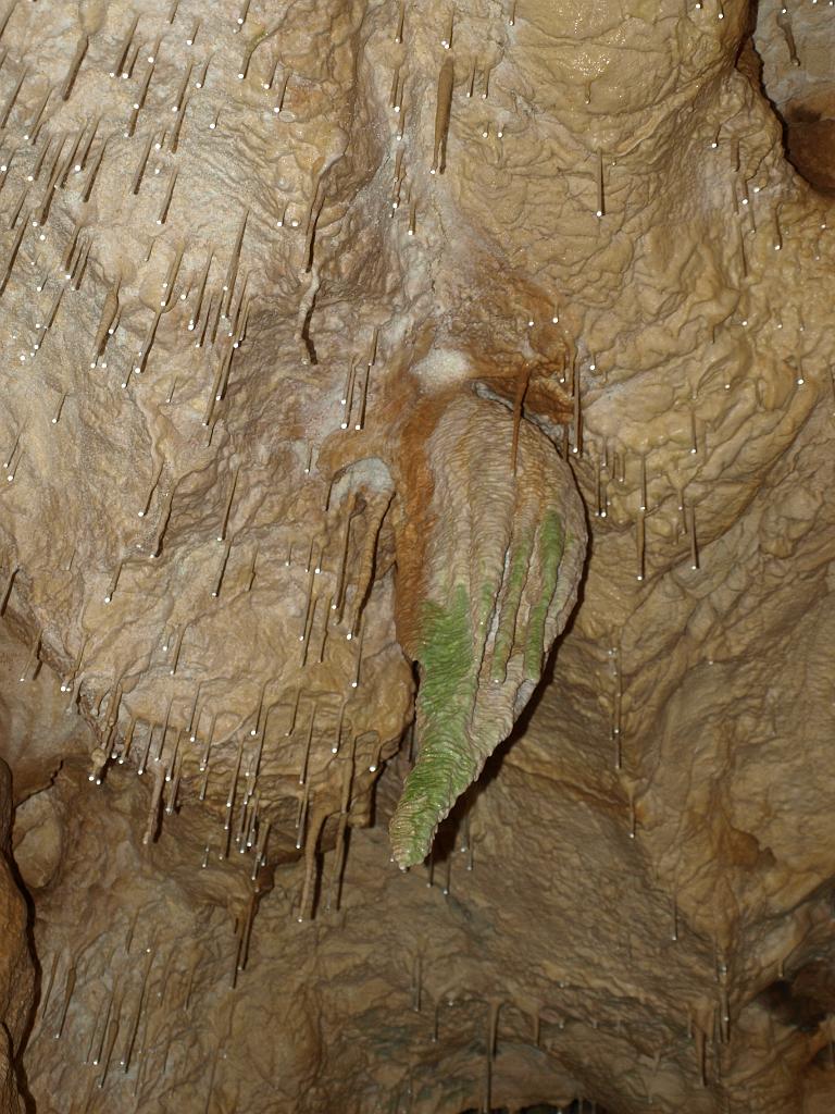 p7261276.jpg - fantasztikus cseppkövek a barlangban.