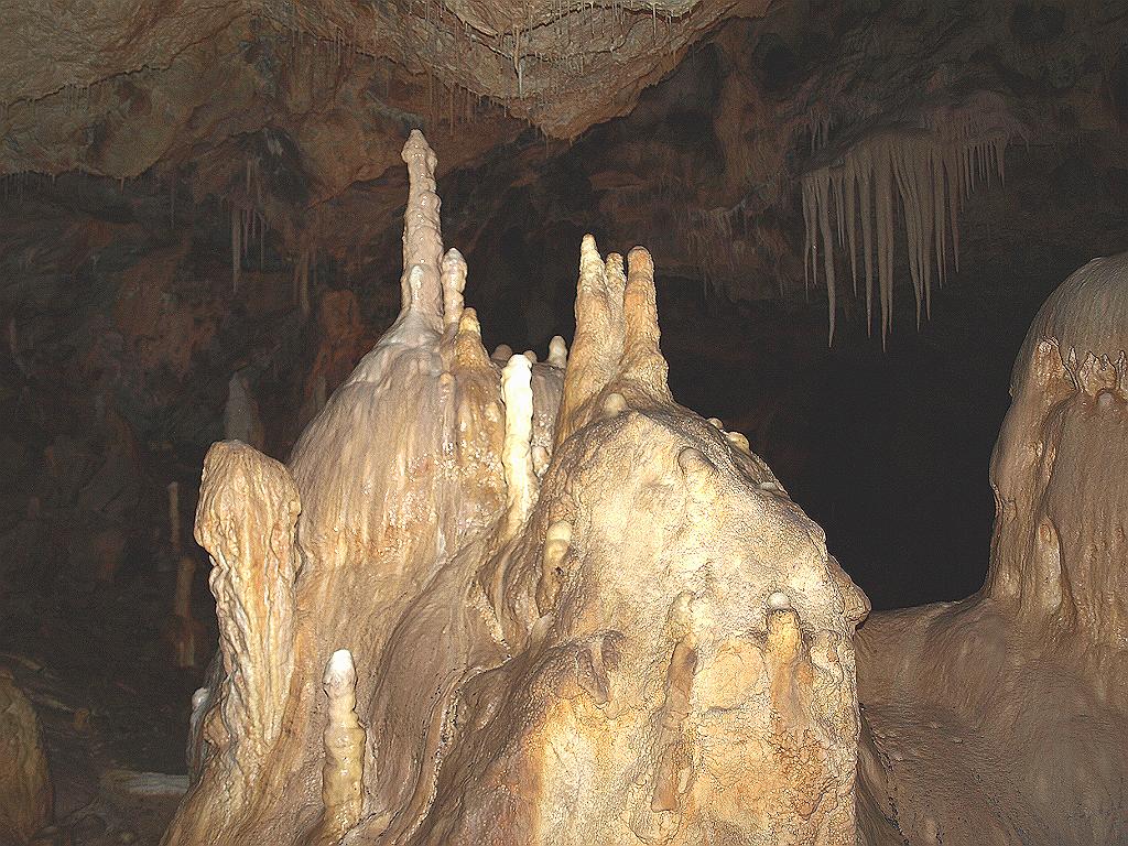 p7261311.jpg - cseppkövek a barlangban.
