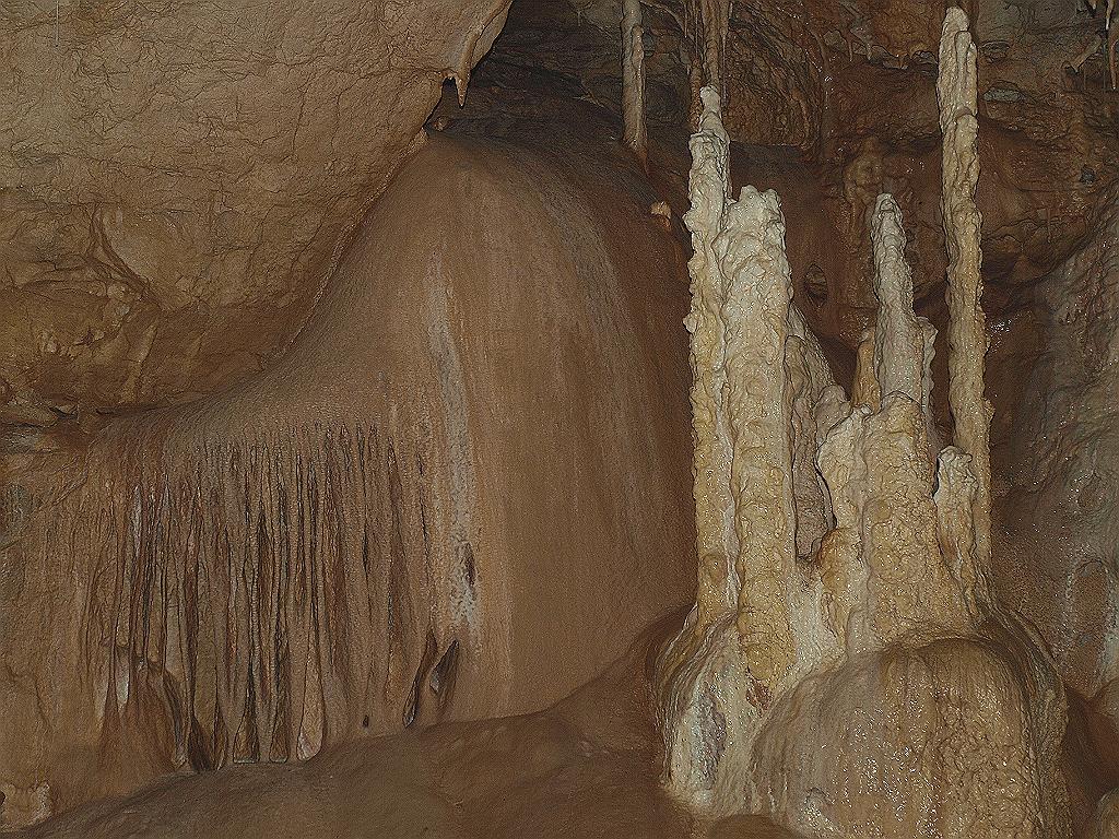 p7261364.jpg - cseppkövek a barlangban.