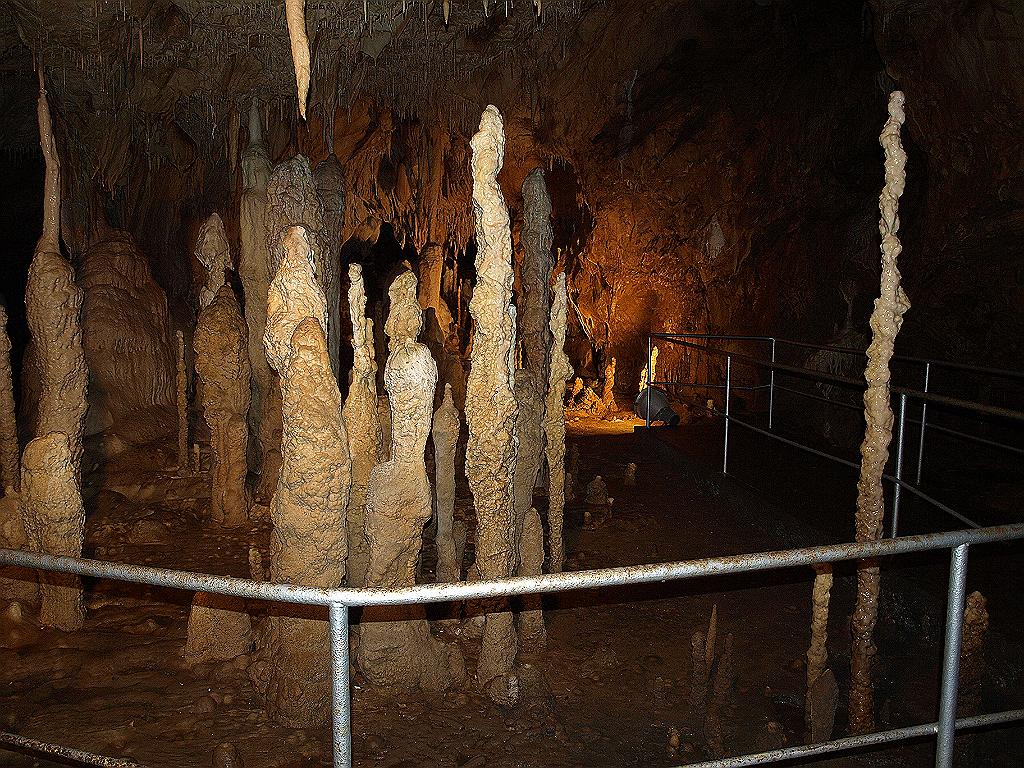 p7261371.jpg - cseppkövek a barlangban.