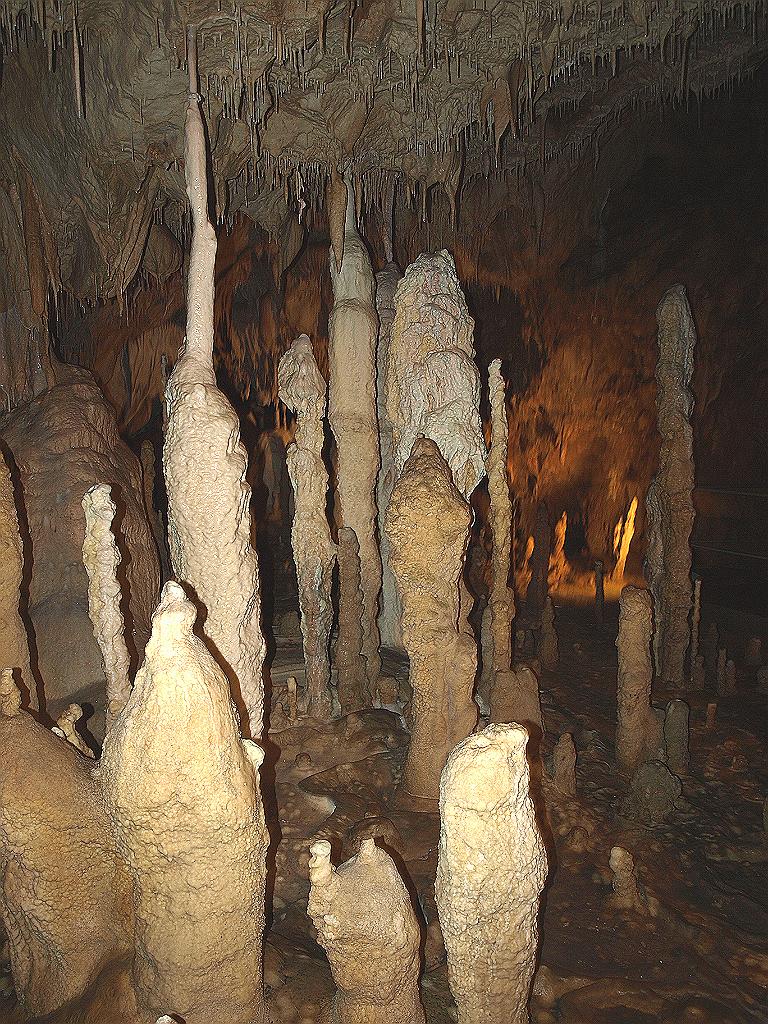 p7261372.jpg - cseppkövek a barlangban.