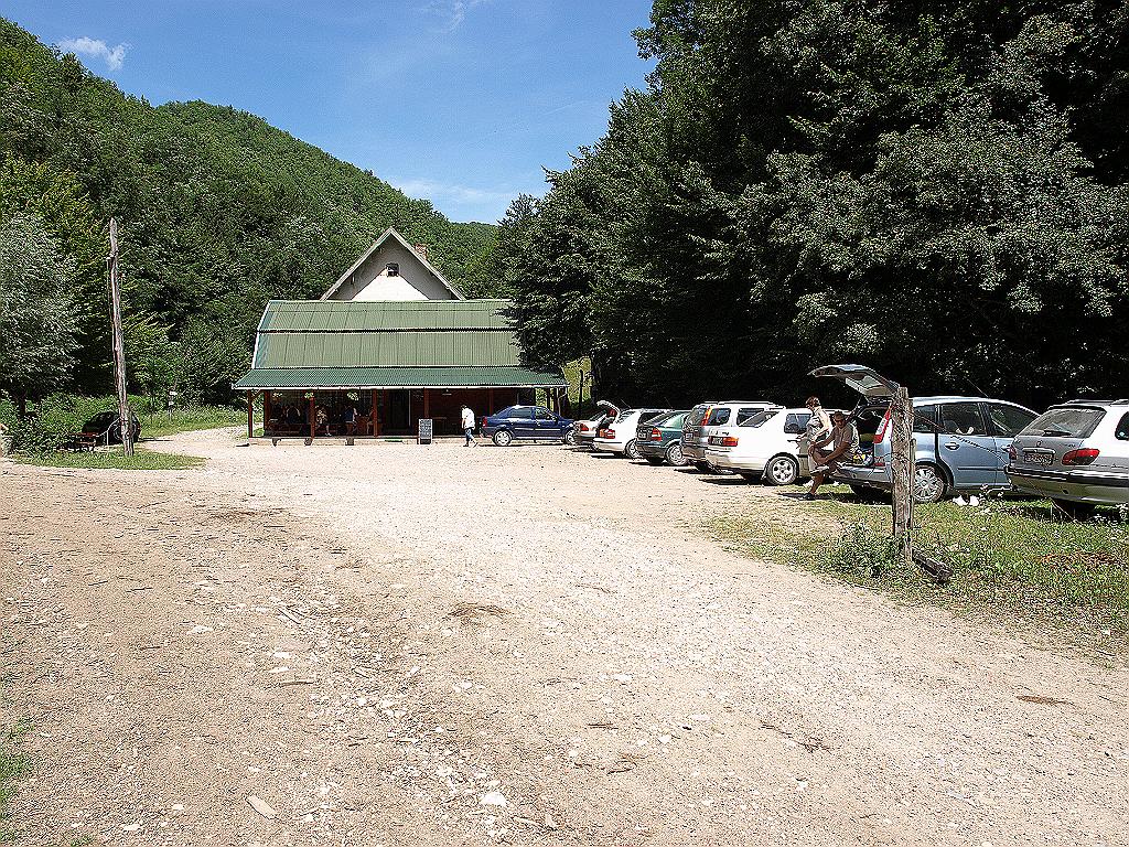 p7271667.jpg - felkészülünk a visszavonulásra a barlangtól.