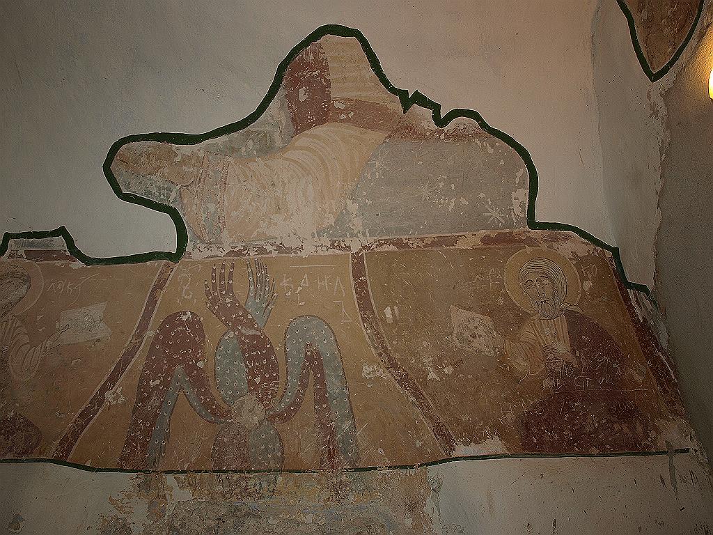 p7271689.jpg - a restaurált freskók a templomban.