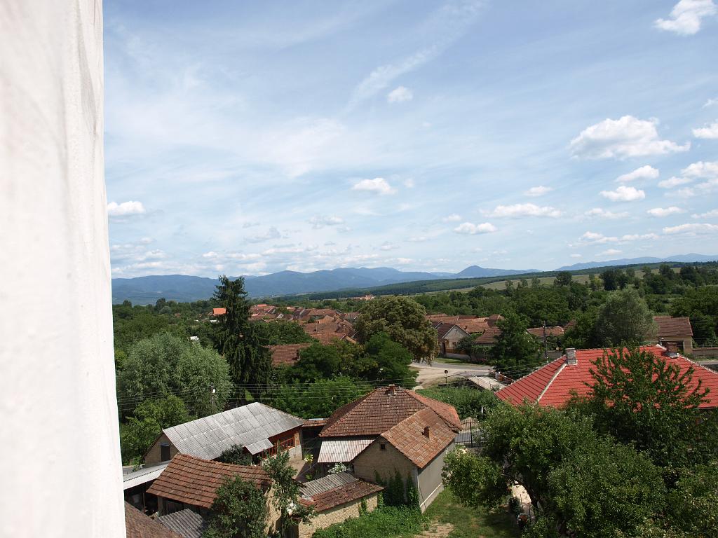 p7271699.jpg - látkép a torony ablakából.