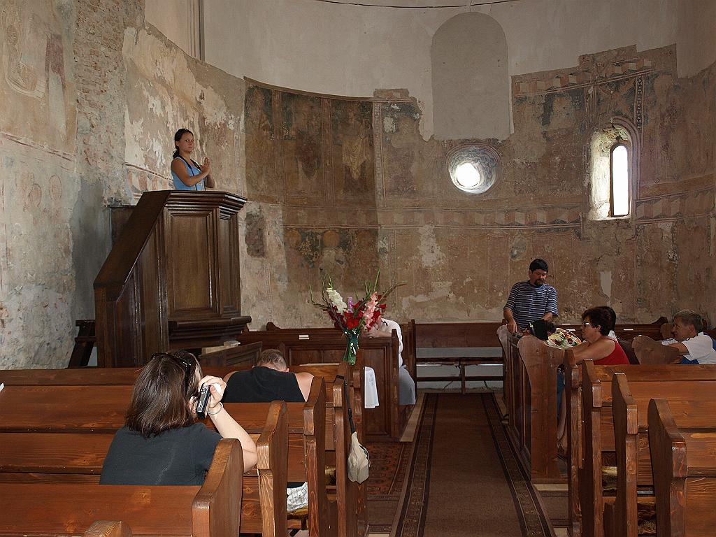 p7271706.jpg - a restaurált freskók a templomban.