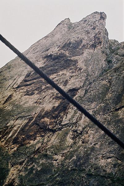 Erdély_2004_38.JPG - a hasadékban.