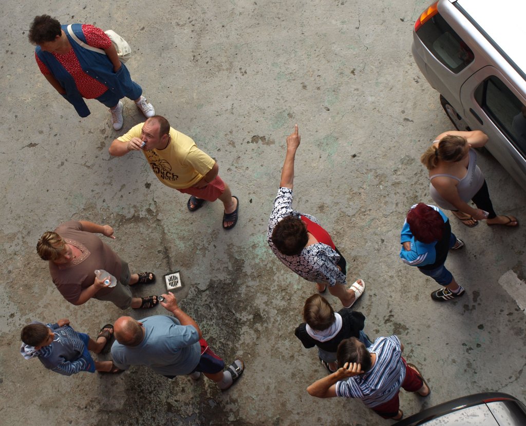 2.jpg - Indulás előtt tankolás, már aki teheti!